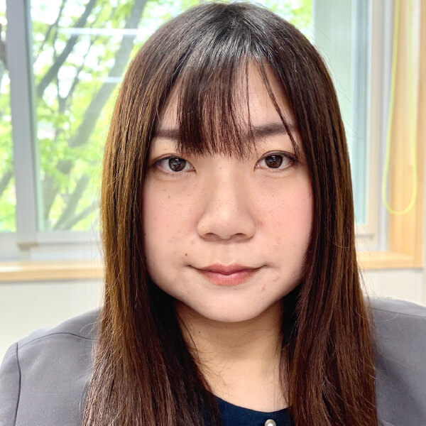 Aki Tsunemoto Associate Professor